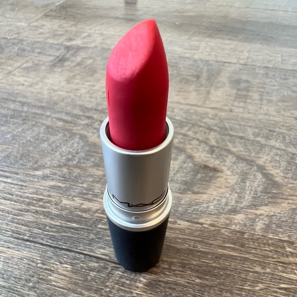 Different MAC lipstick shades - Picture 13 of 13